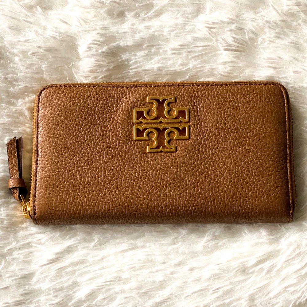 NWT Tory Burch Britten Zip Continental Wallet